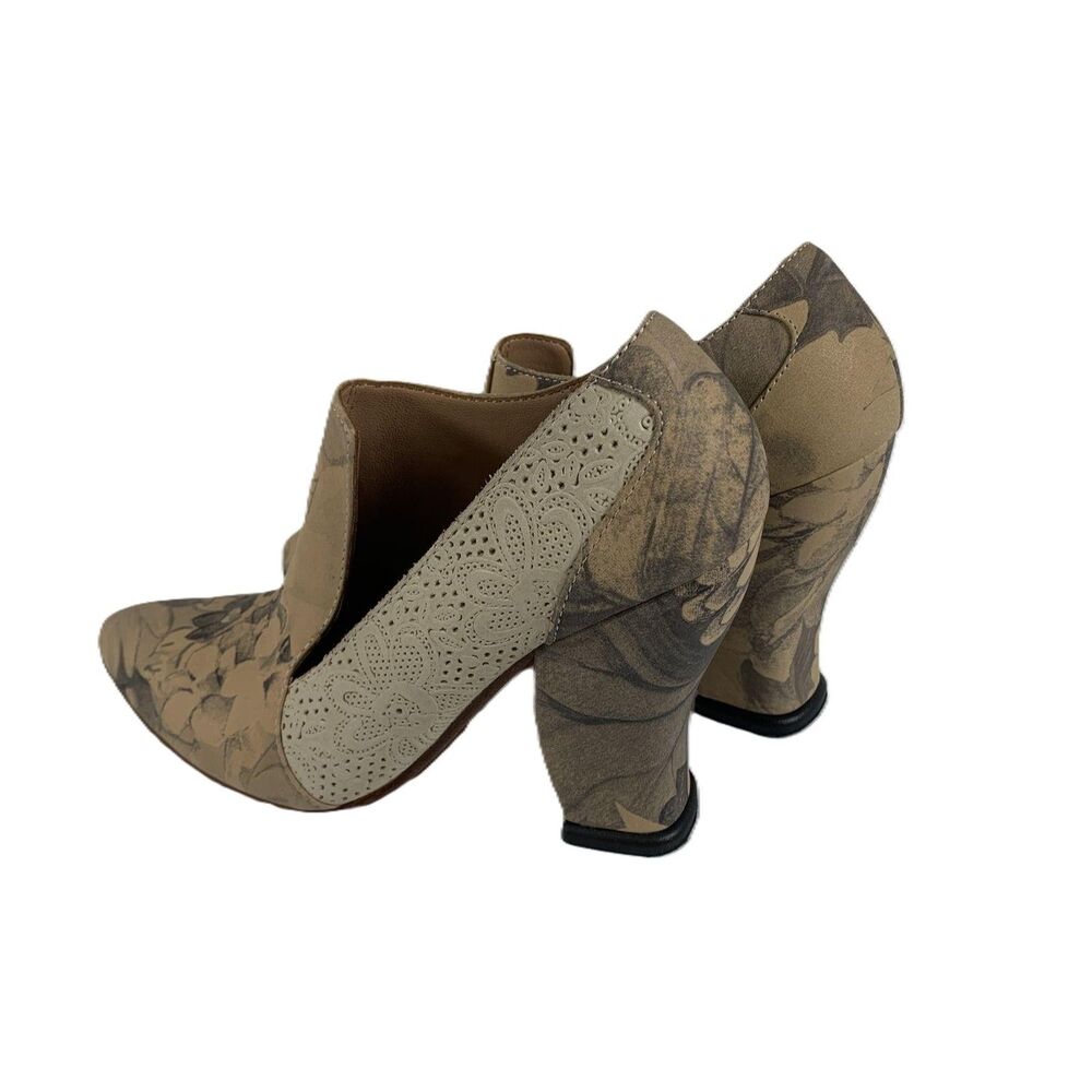 John Fluevog Operetta Elgar Gray Beige Leather Floral Block Pump Heels Size 5